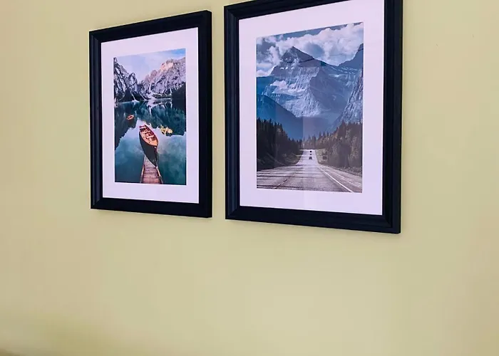 Modern & Cozy Gem - Spacious Retreat With Private Entrance Апартаменти *