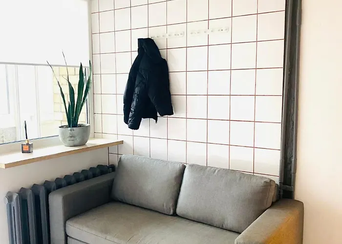 Апартаменти Modern & Cozy Gem - Spacious Retreat With Private Entrance Вільнюс