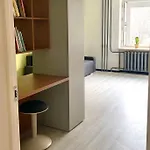 Modern & Cozy Gem - Spacious Retreat With Private Entrance 빌뉴스