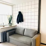 아파트 Modern & Cozy Gem - Spacious Retreat With Private Entrance 빌뉴스