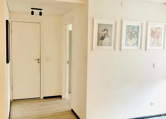 Modern & Cozy Gem - Spacious Retreat With Private Entrance * Vilnius